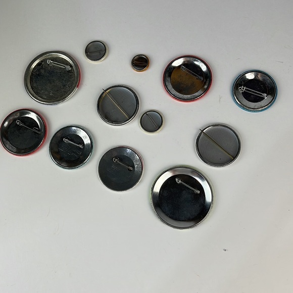Lot of Vintage Button Pins (qty 12) - Picture 5 of 7